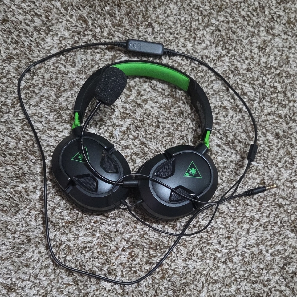 Turtle Beach Headphones Black and Green Gaming Headset With Microphone